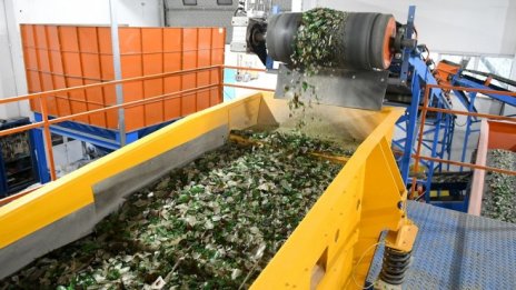 В Равно поле бе открита първата у нас инсталация за сортиране на стъкло по цвят