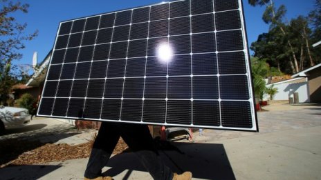 Изпълнителните директори на Shell и Total поставят под въпрос соларната енерегия