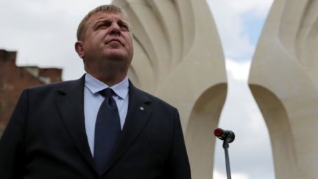 Допълнителни средства за армията ще отидат за попълване на състава