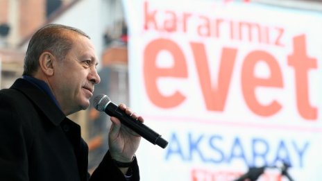 Турските власти са задържали над 130 чиновници от две министерства