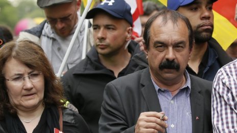 Мъжът, който обяви война на Франсоа Оланд