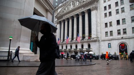 Wall Street отново опитва да запази повишенията с крехък оптимизъм*