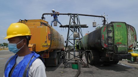 Петролът заличава временното поскъпване от края на миналата седмица*