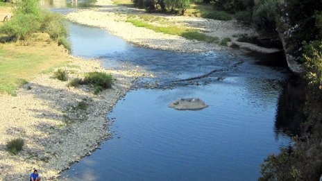 Почистиха близо 500 дерета от изхвърлени отпадъци