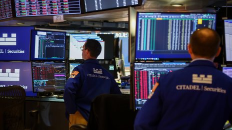 Замъглените от митата пазари карат инвеститорите да действат на сляпо