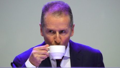 Новата стратегия на VW ще намали уязвимостта на групата към глобални сътресения