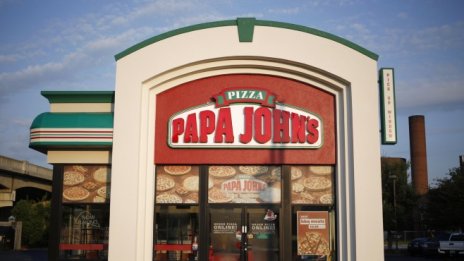 Papa John's продължава да е на гребена на вълната и през август