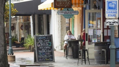 Потребителското доверие в САЩ достигна 6-годишно дъно