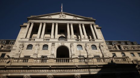 Главният икономист на АЦБ: Понижаваме лихвите "твърде бързо"