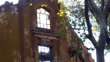 Вежди Рашидов разпореди проверка заради изгорелите тютюневи складове в Пловдив