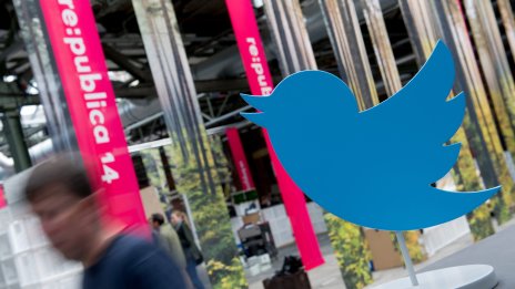 Twitter загуби над половината си рекламодатели заради несъгласие с политиката на Мъск 