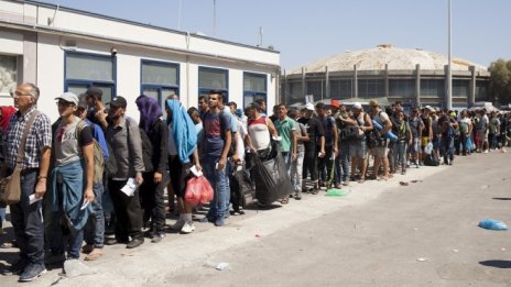 Разходите на Германия за бежанците надхвърлиха 21 млрд. евро през 2016 г.