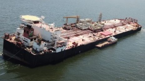 Подложените на американски санкции Иран и Венецуела сключиха петролна сделка