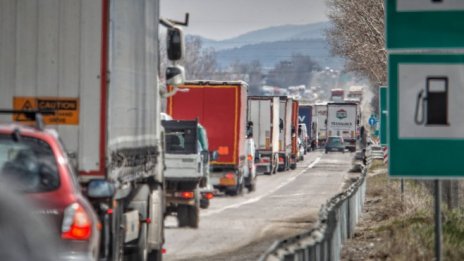 Великобритания издава 5 хил. временни работни визи за шофьори