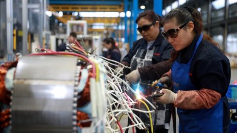 Китайската икономика ще се размине на косъм с дефлацията