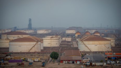 Страните от Персийския залив в ОПЕК увеличават производството на петрол през юли