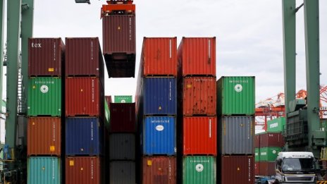 Проучване: Износът на Китай за септември се понижава с 3%