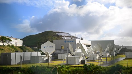 НАТО подава ръка на цивилния космически сектор