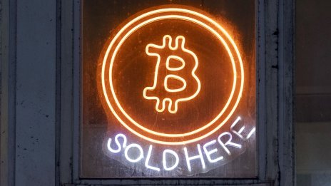 Капитализацията на криптопазара отново е под 1 трлн. долара