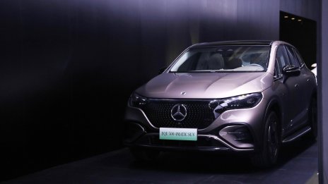 Mercedes внедрява твърдотелна батерия в сериен електромобил