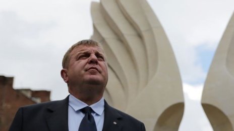 Красимир Карачаканов: При опазването на обществения ред армията трябва да участва