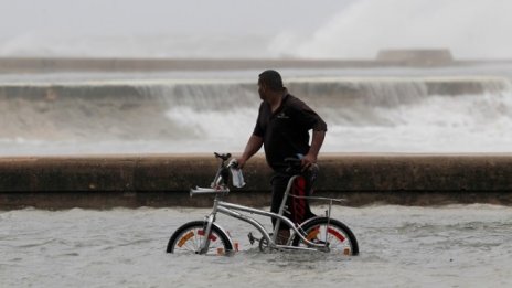 МВнР препоръча на българите в Куба да не излизат на открито в следващите 24 часа