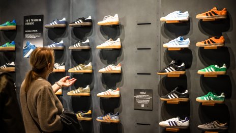 Интересът към ретро моделите тласна нагоре резултатите на Adidas
