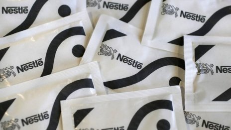 Слабото представяне в Китай накара Nestle да свие прогнозите за продажби