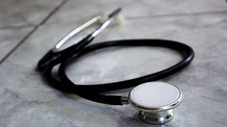 Засилване на контрола в реално време срещу фалшивите болнични предлагат лекари