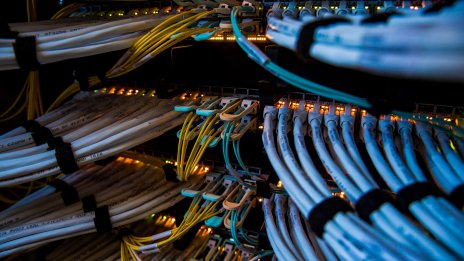 AI бумът в Европа стимулира инвестициите в центрове за данни и тяхното захранване 