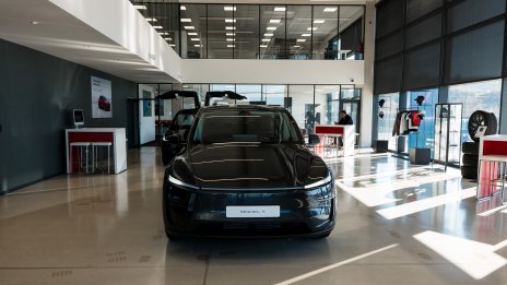 Продажбите на Tesla в Европа падат за десети път през последните 12 месеца