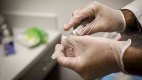 Американски бизнес групи защитават патентите за коронавирусните ваксини