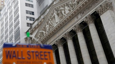 Нова червена вълна заля Wall Street*