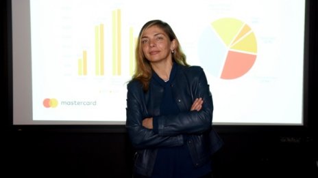 Ваня Манова: България е готова да въведе безконтактните мобилни разплащания