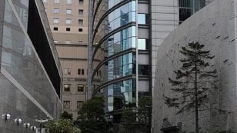 Делът на празните офиси в Токио се свива трети месец след земетресението