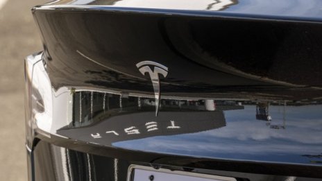 Мъск продаде още акции на Tesla за 884 млн. долара
