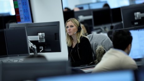 Подновените тревоги около глобалната търговия повлякоха европейските индекси надолу