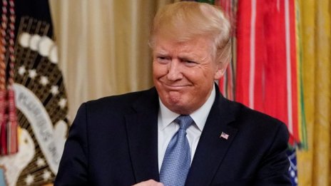 Политическите сътресения в САЩ не успяват да разклатят рейтинга на Доналд Тръмп