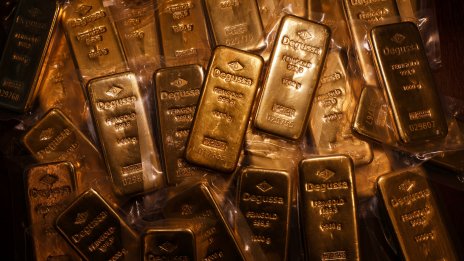 Цената на златото премина границата от 3800 долара за тройунция