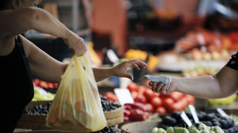 Гръцкото правителство ще плаща 10% от разходите за храна на милиони граждани