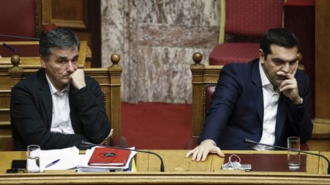 Увеличаването на данъците ли е решението на гръцката криза?