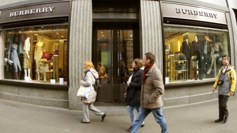 Burberry изненада приятно с годишните си финансови резултати