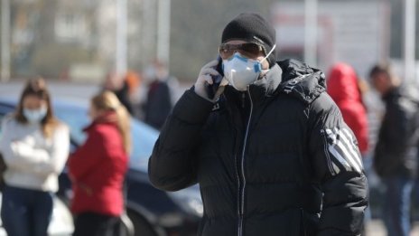 Въпреки повишеното търсене няма тенденции при защитните маски за лице