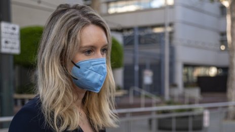 Започва делото срещу основателката на Theranos