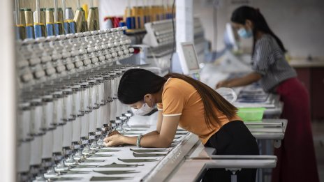 Печалбите на индустриалните компании в Китай се свиват поради слабото търсене