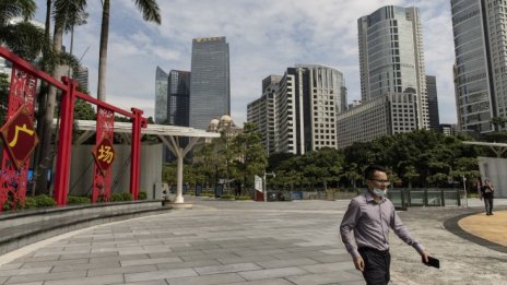 Икономиката на Китай залита, но светът не усеща ефектите