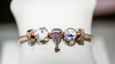 Pandora се подготвя за рецесия въпреки силното търсене на бижутата ѝ