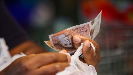 Служители на АЦБ: Не бързаме с повишаването на основните лихви