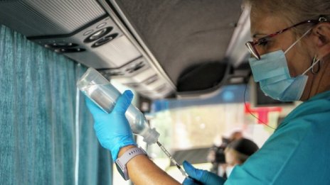 В предизборна кампания политиците дължат ясна позиция за ваксините