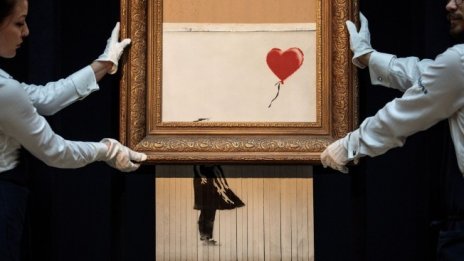 Нарязаната картина на Банкси бе продадена на търг за 25 млн. долара